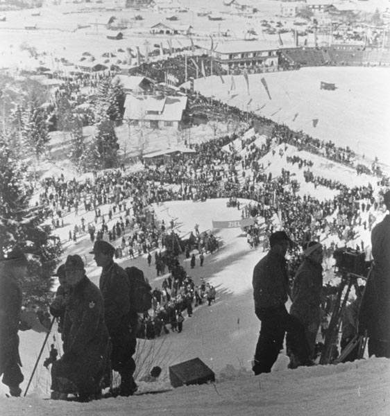 1936年冬奥会滑雪比赛竣事