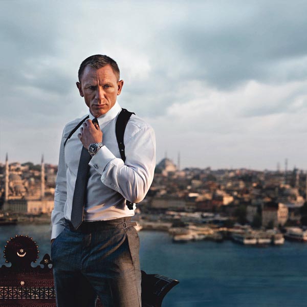 在片子《007大破天幕危急》（Skyfall）中，扮演奸细007的丹尼尔·克雷格佩带优游手表出镜